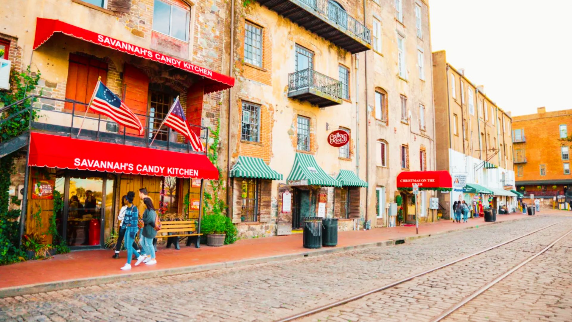 Friends on a scenic Savannah street.