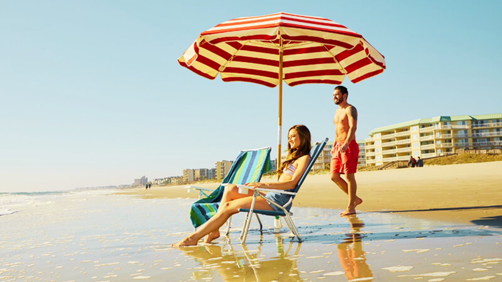 couple enjoying at Pawleys Island.