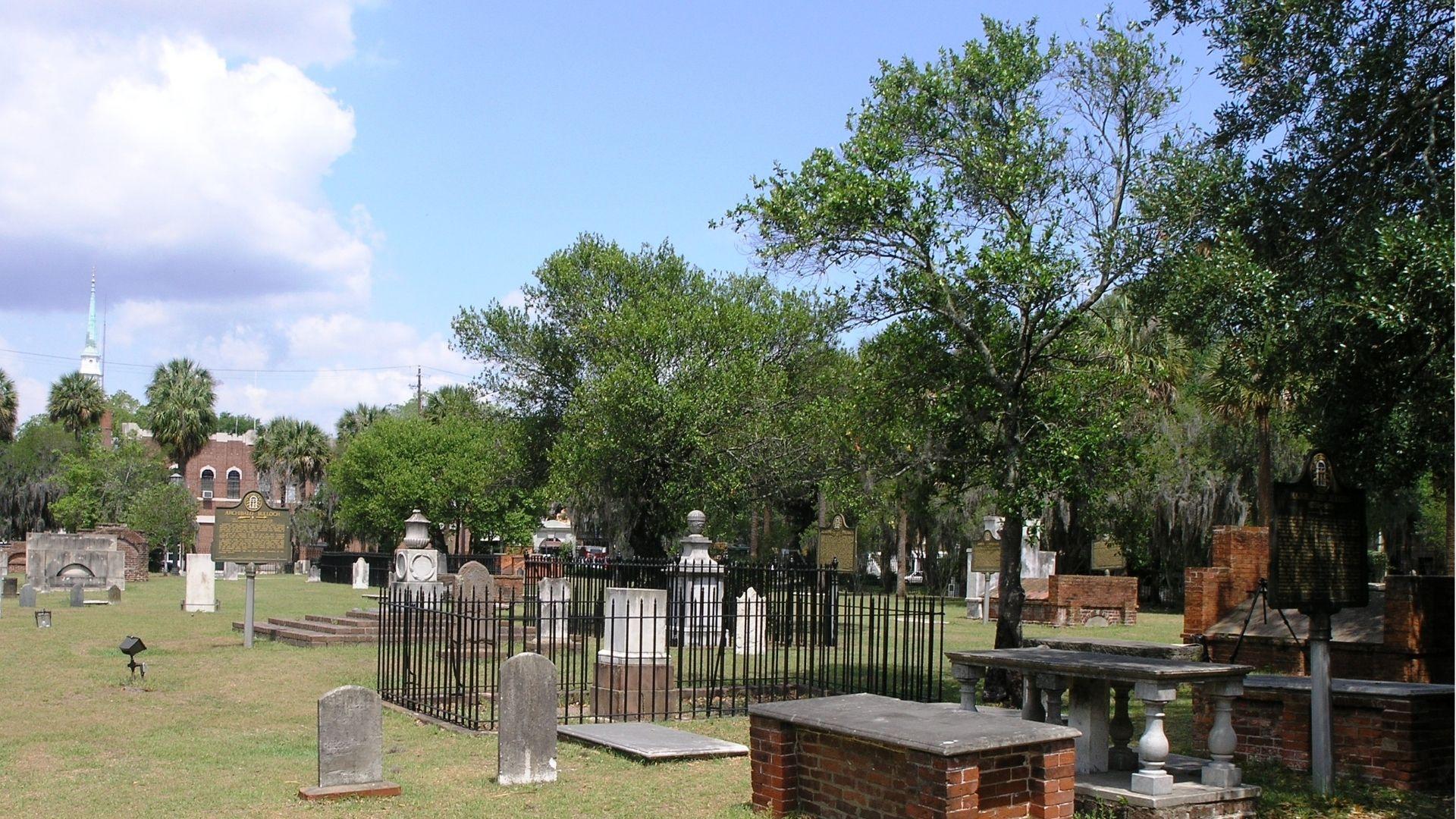 IMAGE OF COLONIAL PARK CEMETERY