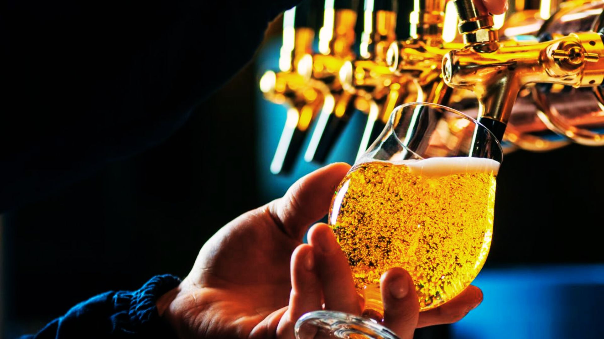 image showing the happy hour in Savannah.