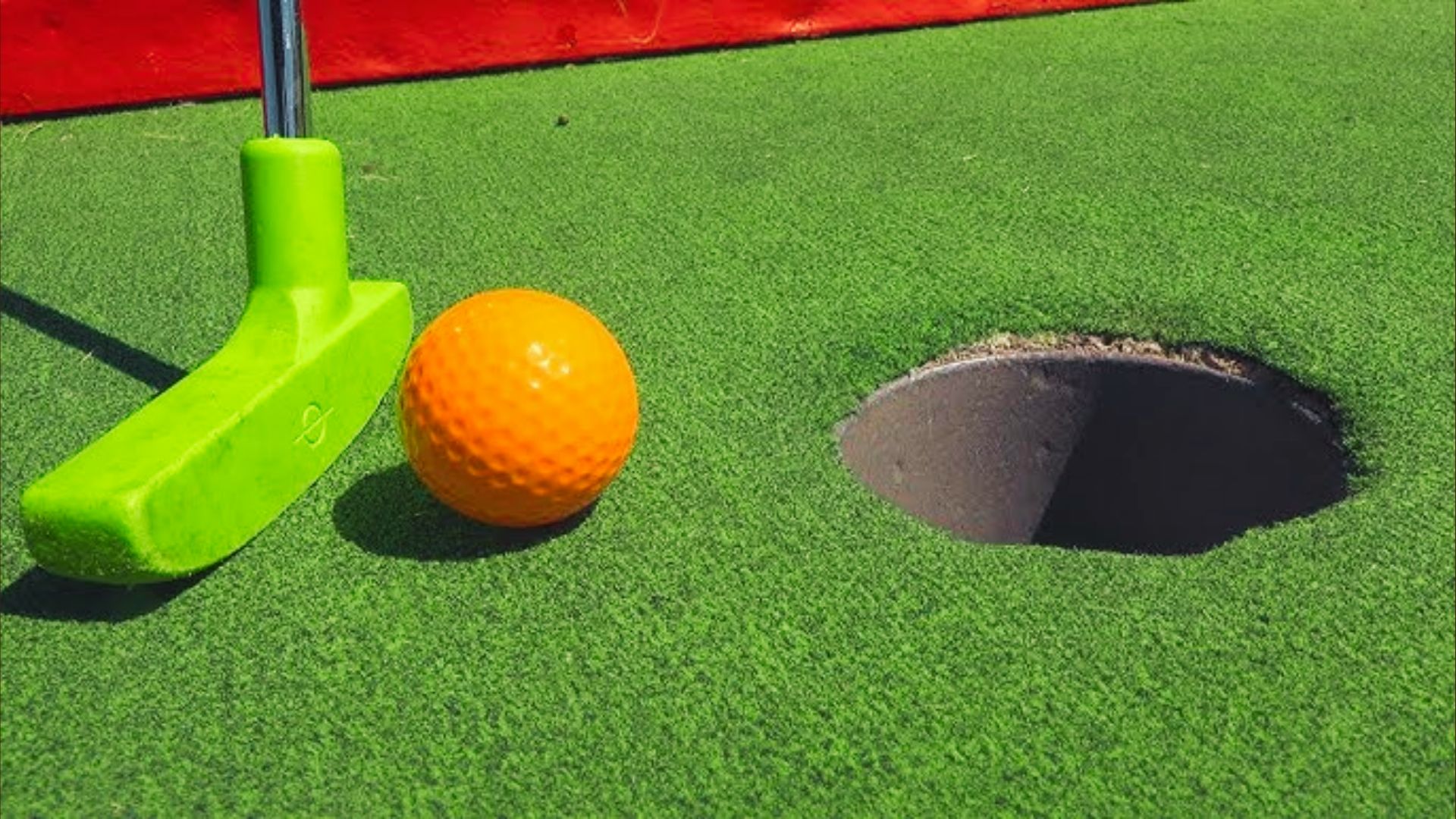 image of mini golf.