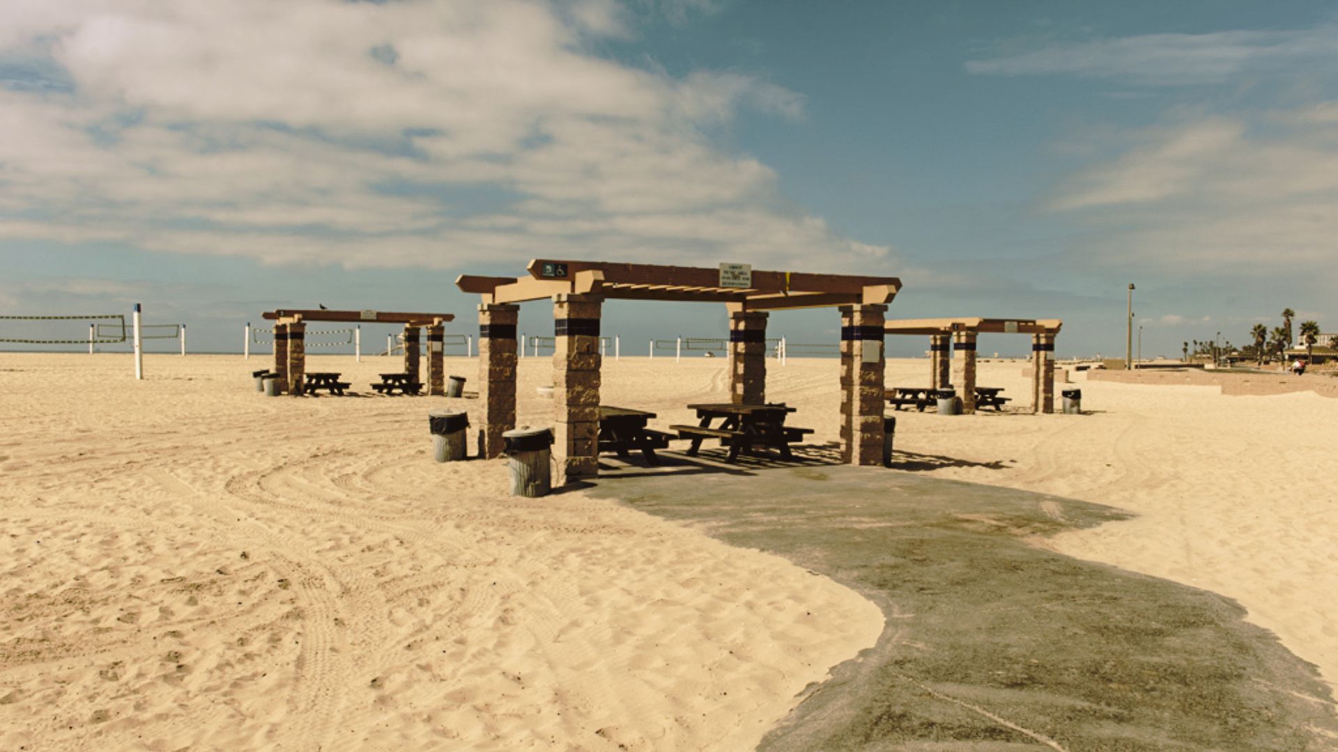 picture of Huntington Beach State Park.