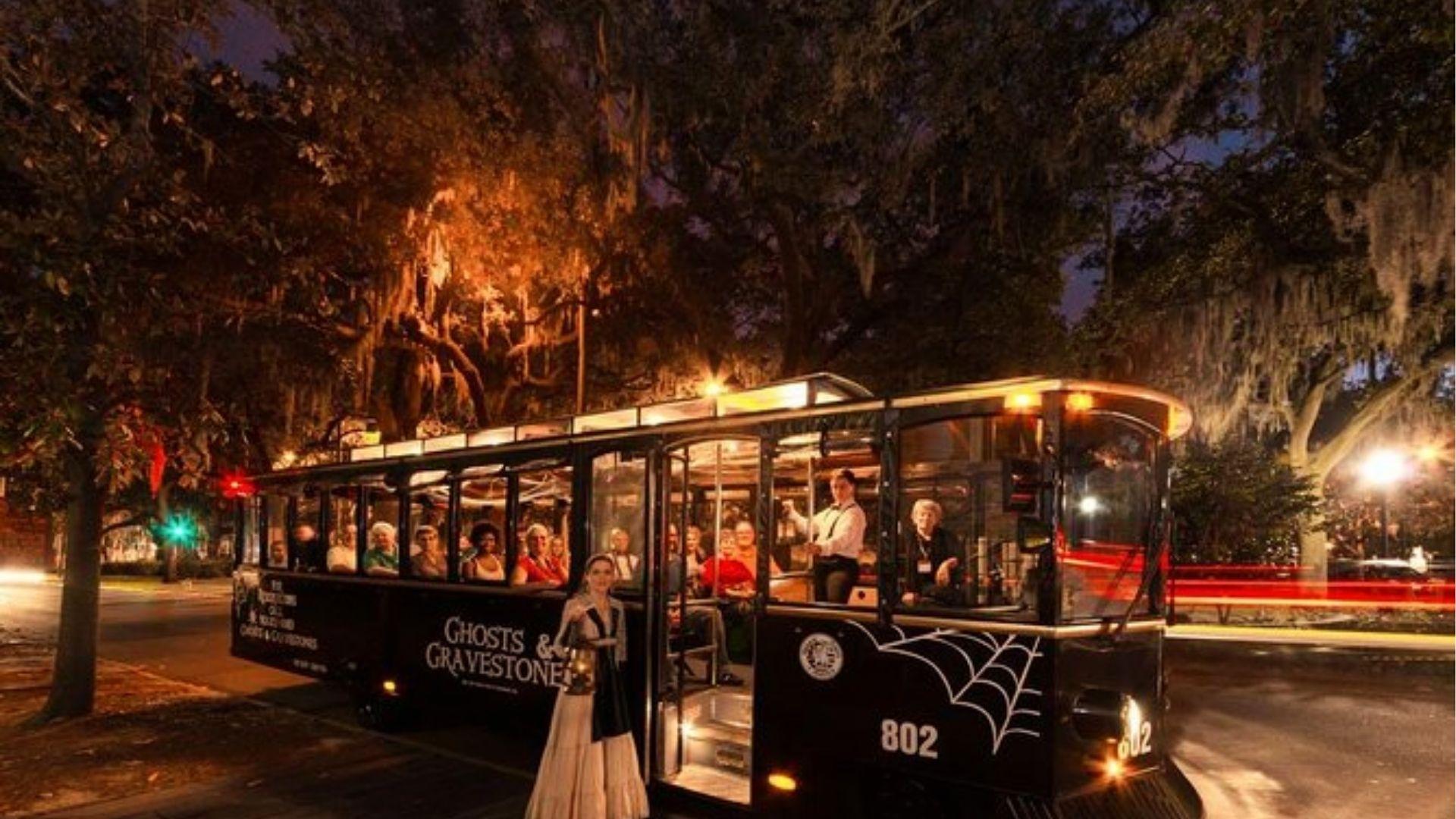 Ghosts and Gravestones trolley tour at night in haunted Savannah