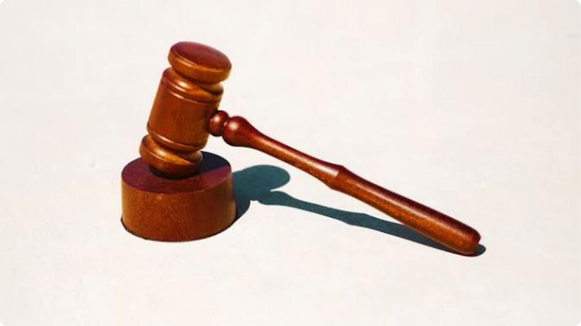 Wooden judge gavel on sound block representing Georgia common law marriage legal rulings today