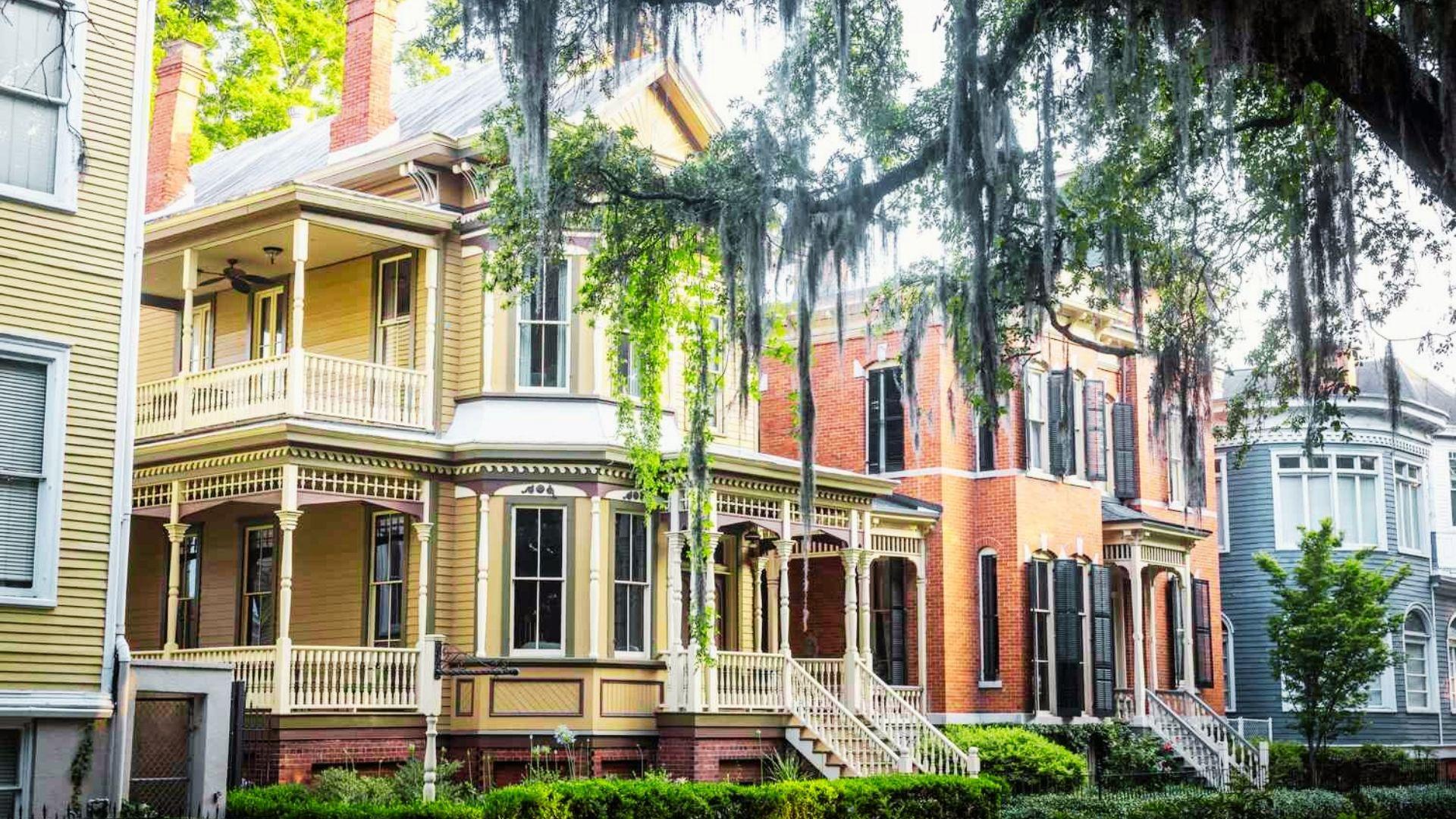 image showing one of the safest neighborhoods in Savannah.