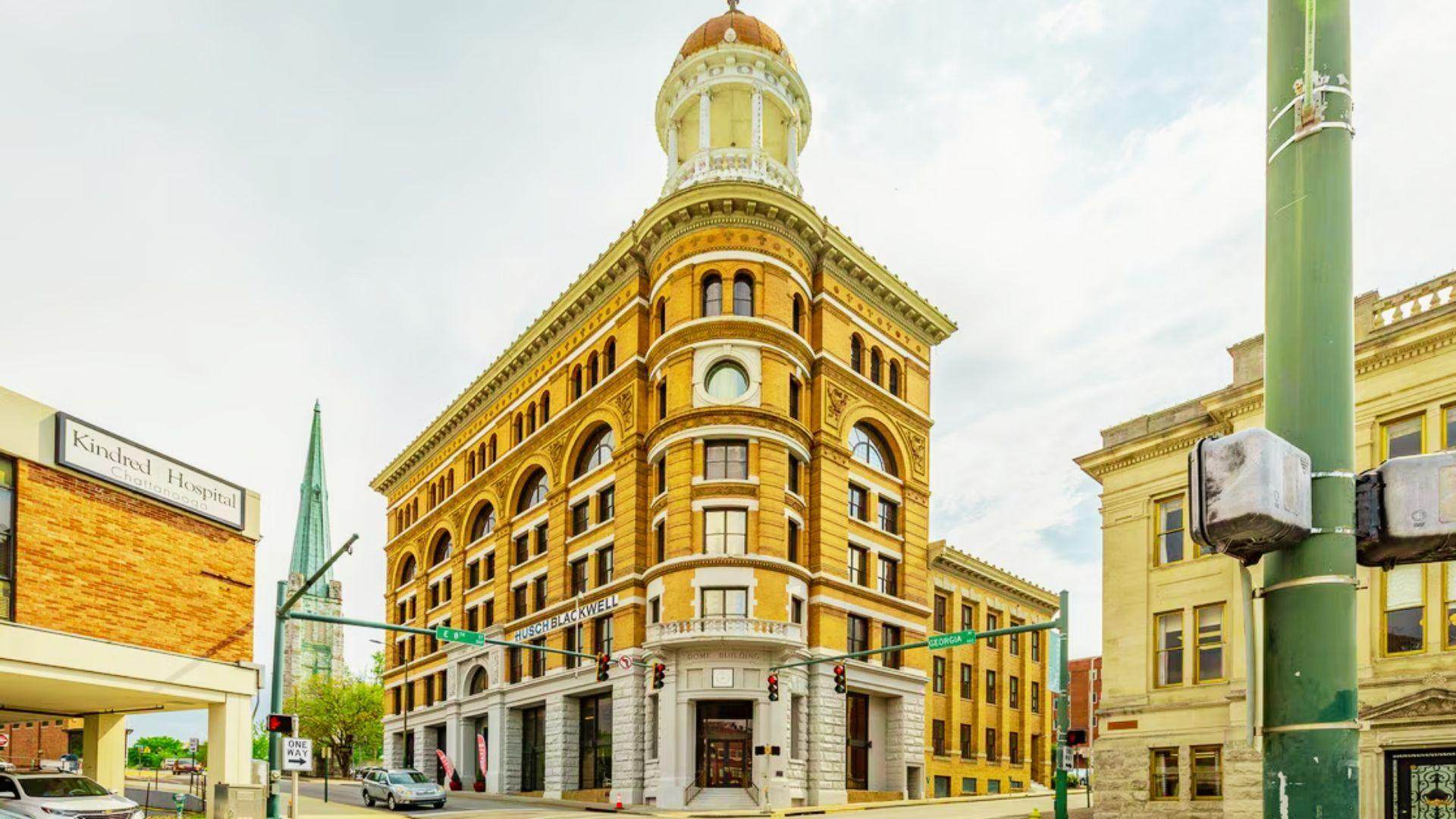 image showing a tall building in Chattanooga.